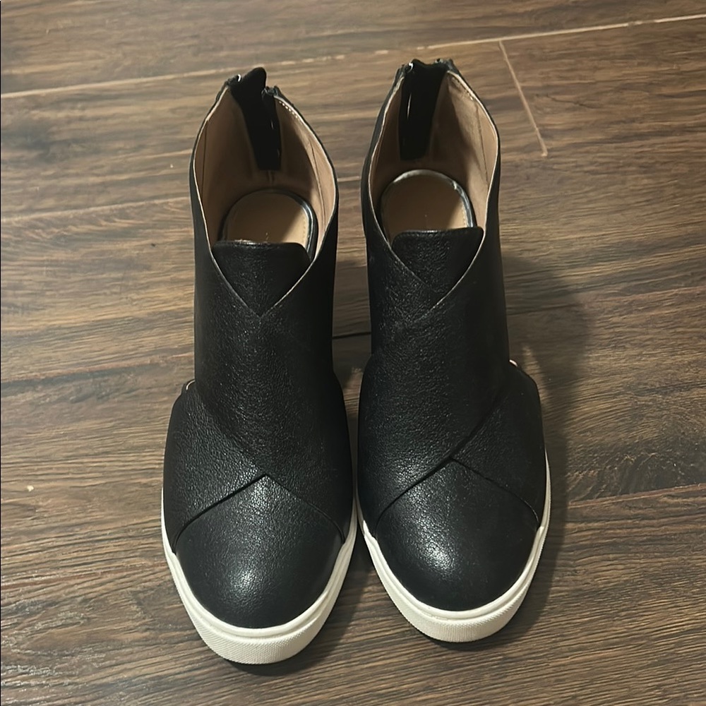 Linea Paolo Black Women's Shoes